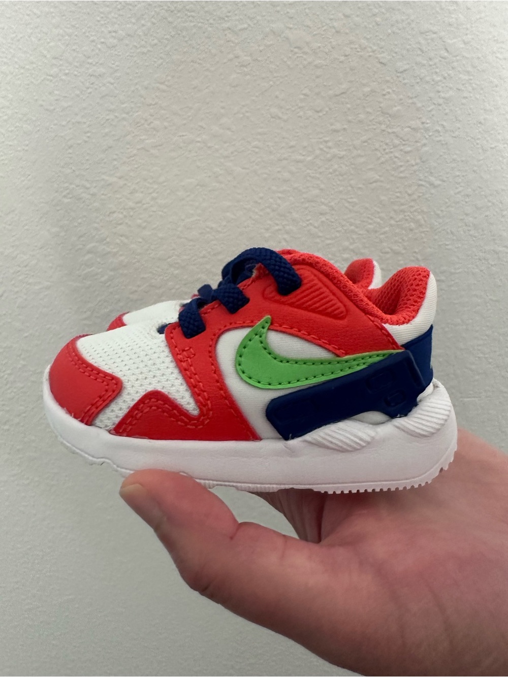 Nike Kids' Red, White & Green Sneaker - Lightweight Comfort size 3C